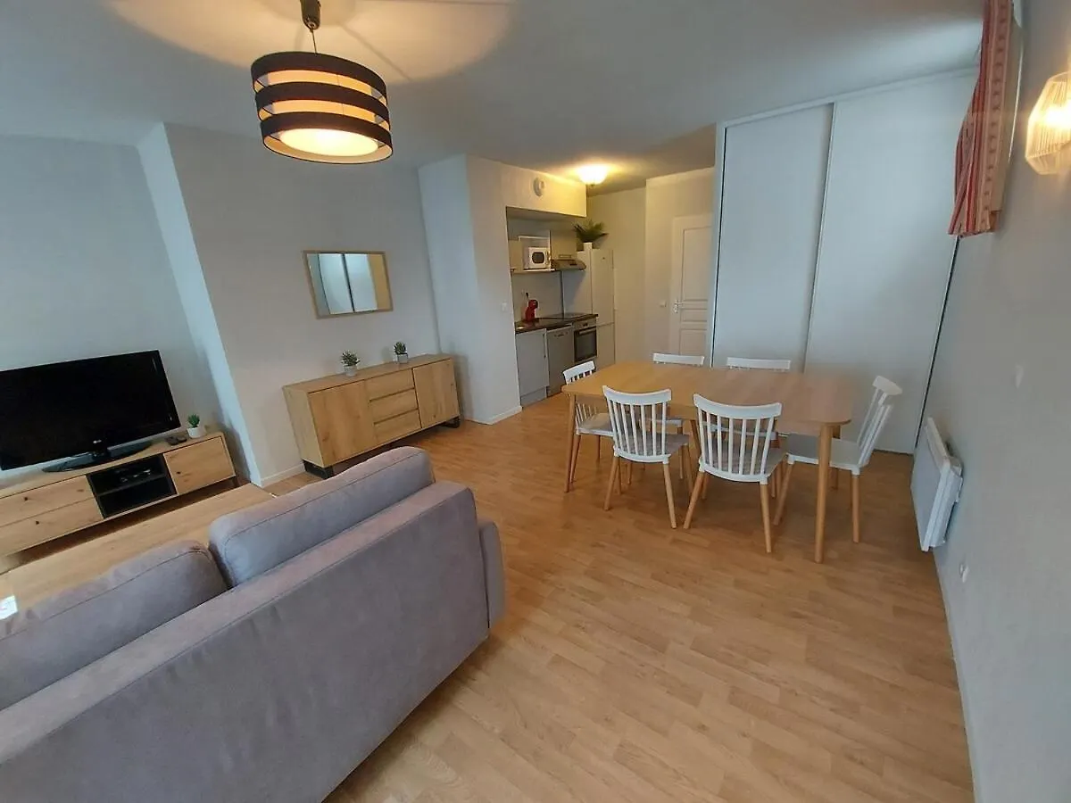 Appartement T3 Hyper Centre 6 Pers Bagnères-de-Luchon アパート